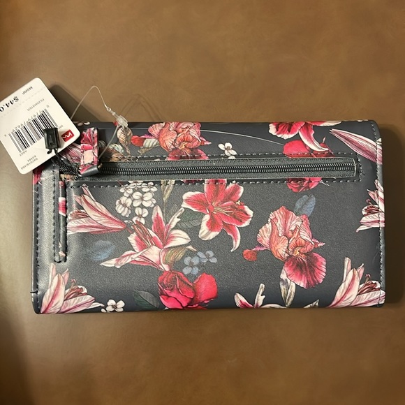 NWT Mundi Filemaster wallet Lots of compartments ID and CC Slots rear zipper - Picture 2 of 4